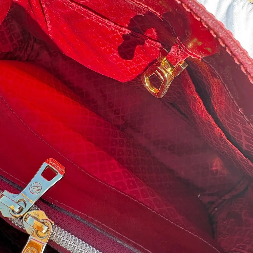 Authentic Longchamp Honoré 404 Burgundy Leather Handbag with Gold Tone Logo - Picture 14 of 15